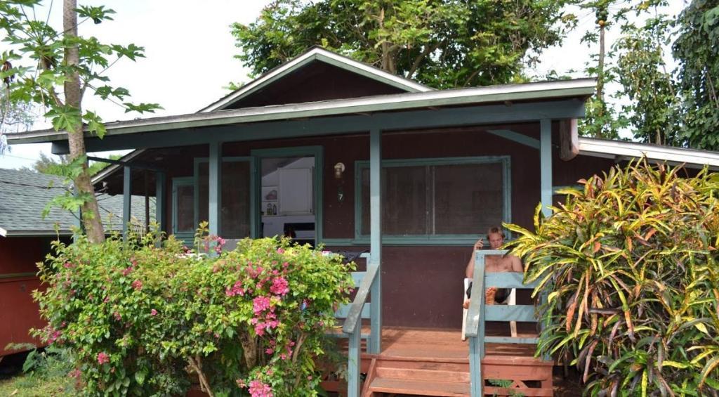 Backpackers Vacation Inn And Plantation Village Pupukea Exterior photo